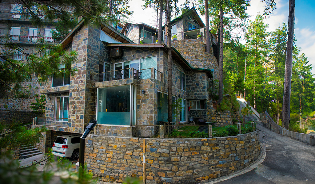 luxury-homes-changla-gali-pakistan.webp