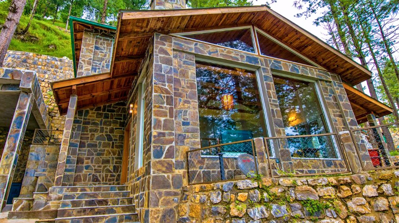 summer-vacation-homes-pakistan-stone-cottage.